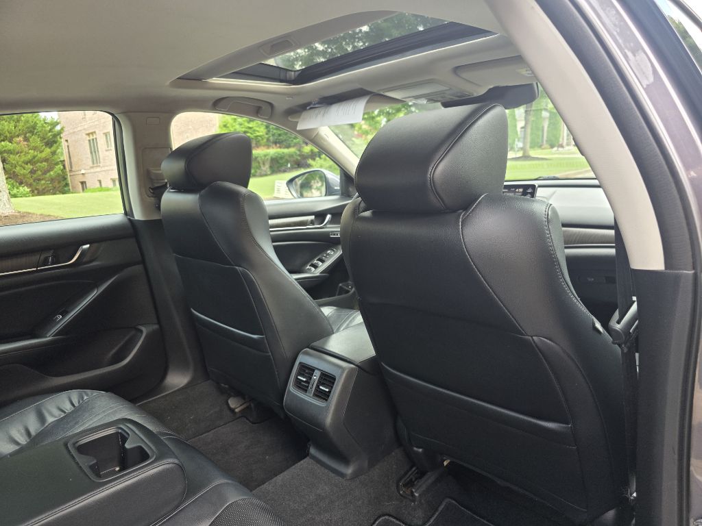 Photo 17 of this HONDA ACCORD