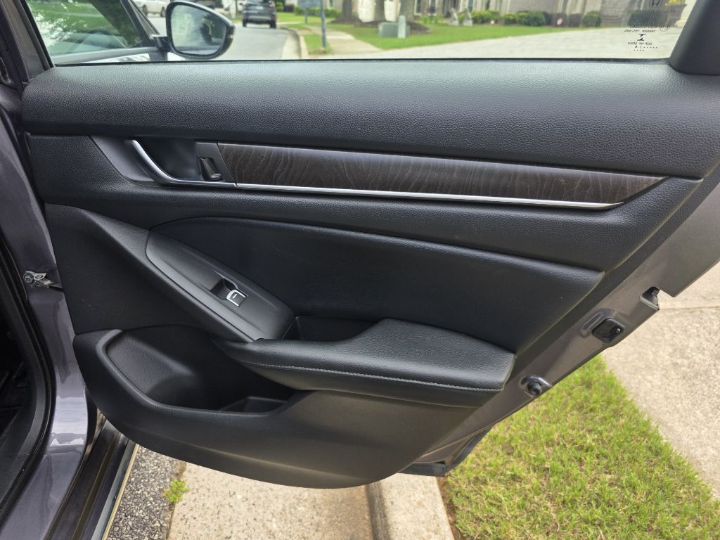 Photo 15 of this HONDA ACCORD