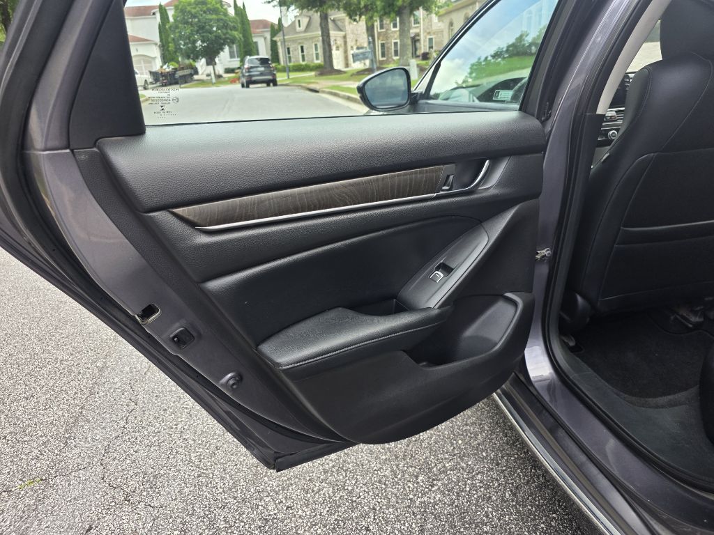 Photo 13 of this HONDA ACCORD