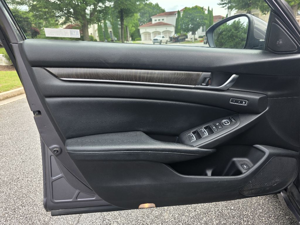 Photo 10 of this HONDA ACCORD