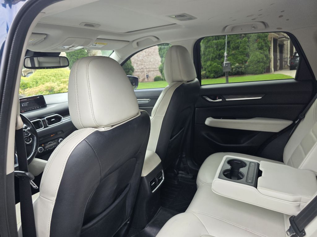 Photo 16 of this MAZDA CX-5