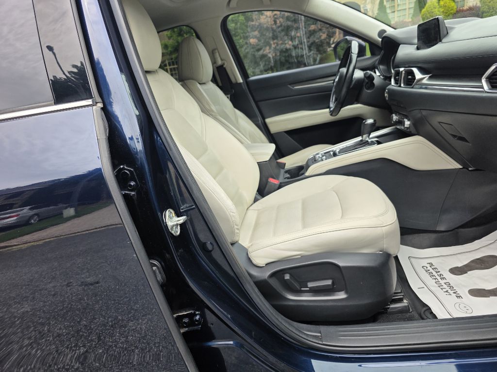 Photo 22 of this MAZDA CX-5