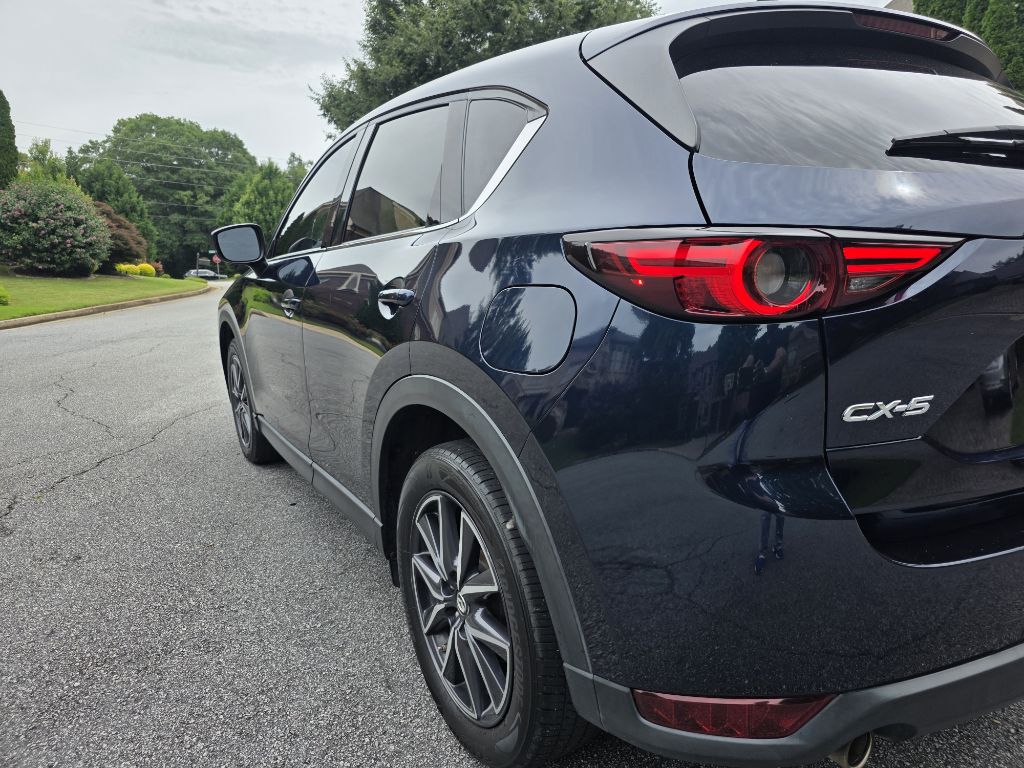 Photo 2 of this MAZDA CX-5