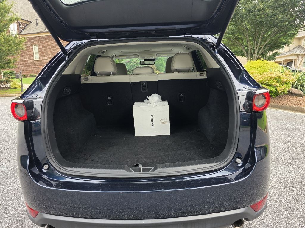 Photo 18 of this MAZDA CX-5