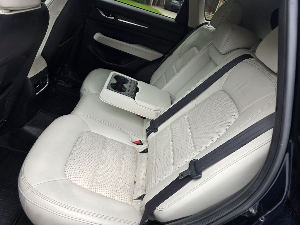 Photo 17 of this MAZDA CX-5