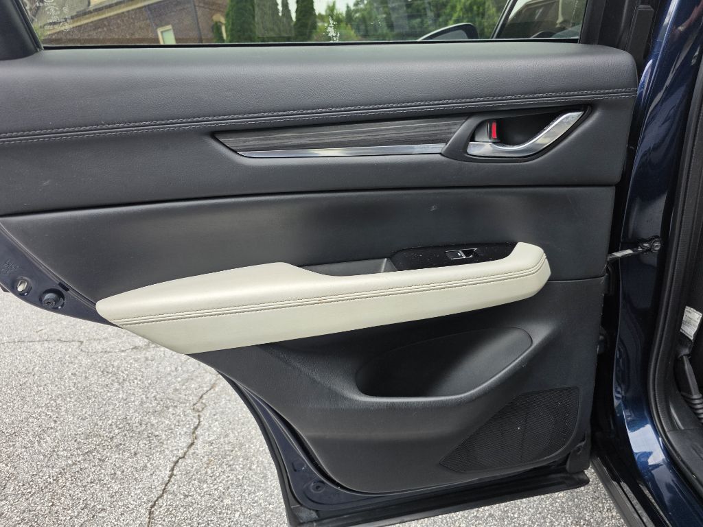 Photo 15 of this MAZDA CX-5