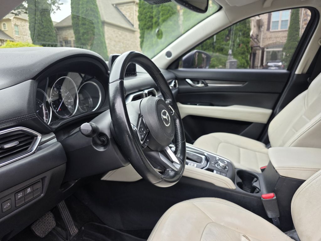 Photo 13 of this MAZDA CX-5