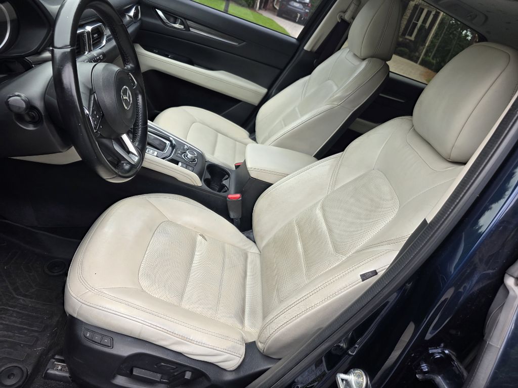 Photo 12 of this MAZDA CX-5
