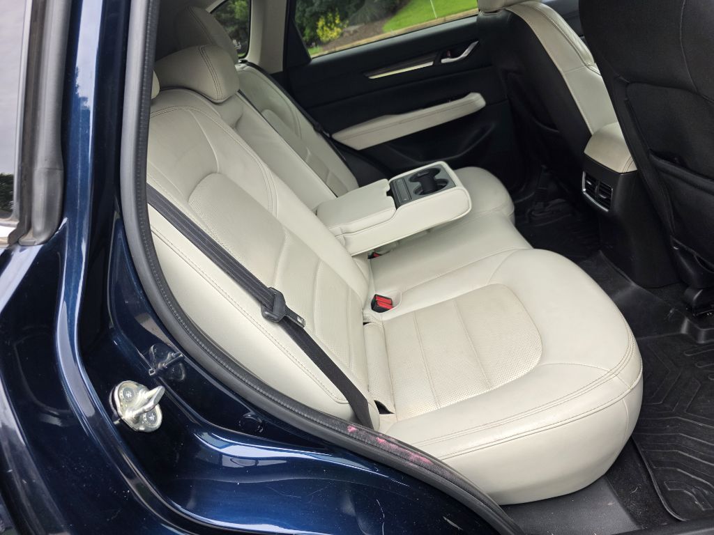 Photo 19 of this MAZDA CX-5