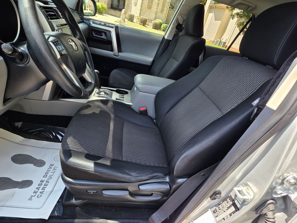 Photo 13 of this TOYOTA 4RUNNER