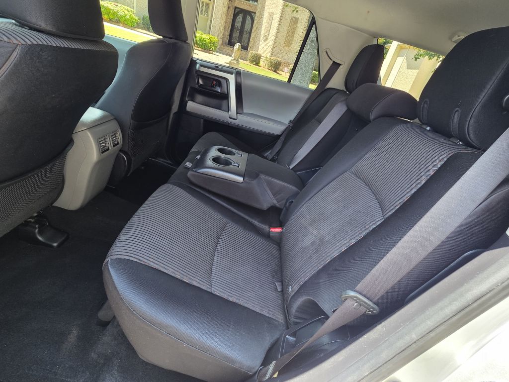 Photo 12 of this TOYOTA 4RUNNER