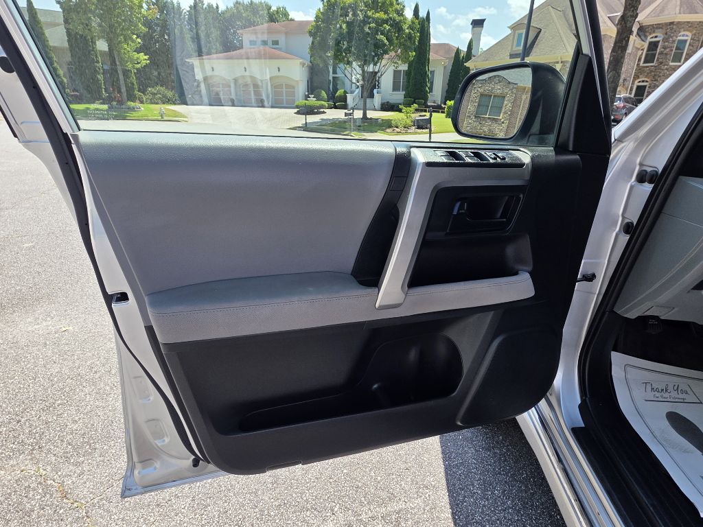 Photo 11 of this TOYOTA 4RUNNER