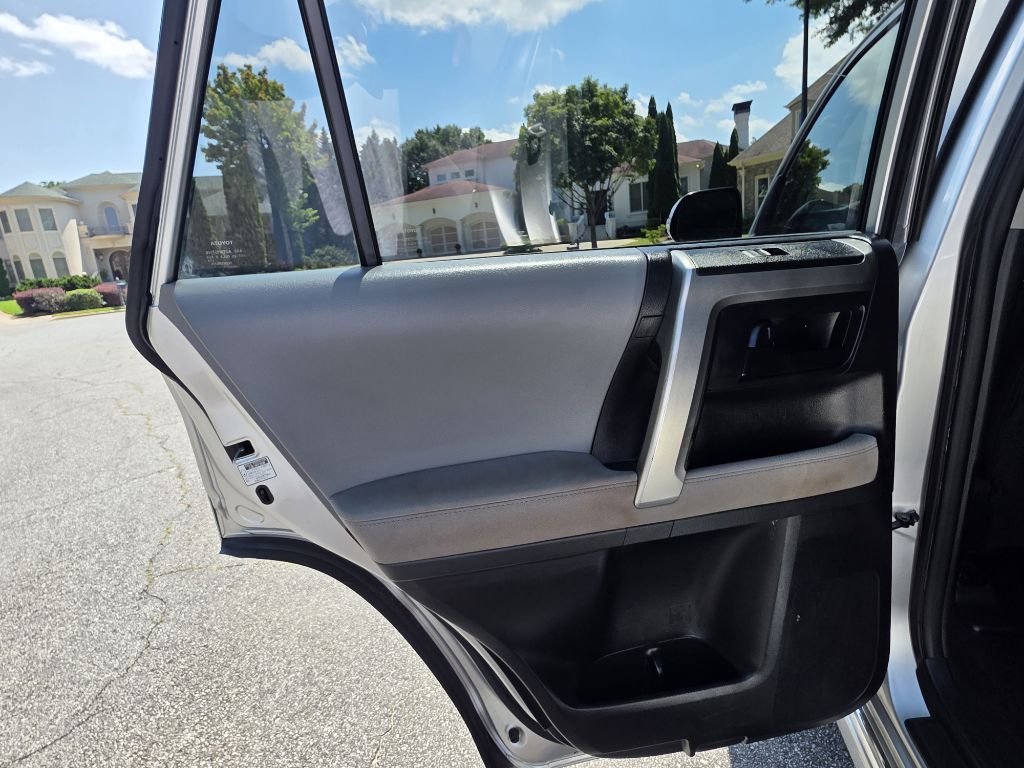 Photo 14 of this TOYOTA 4RUNNER