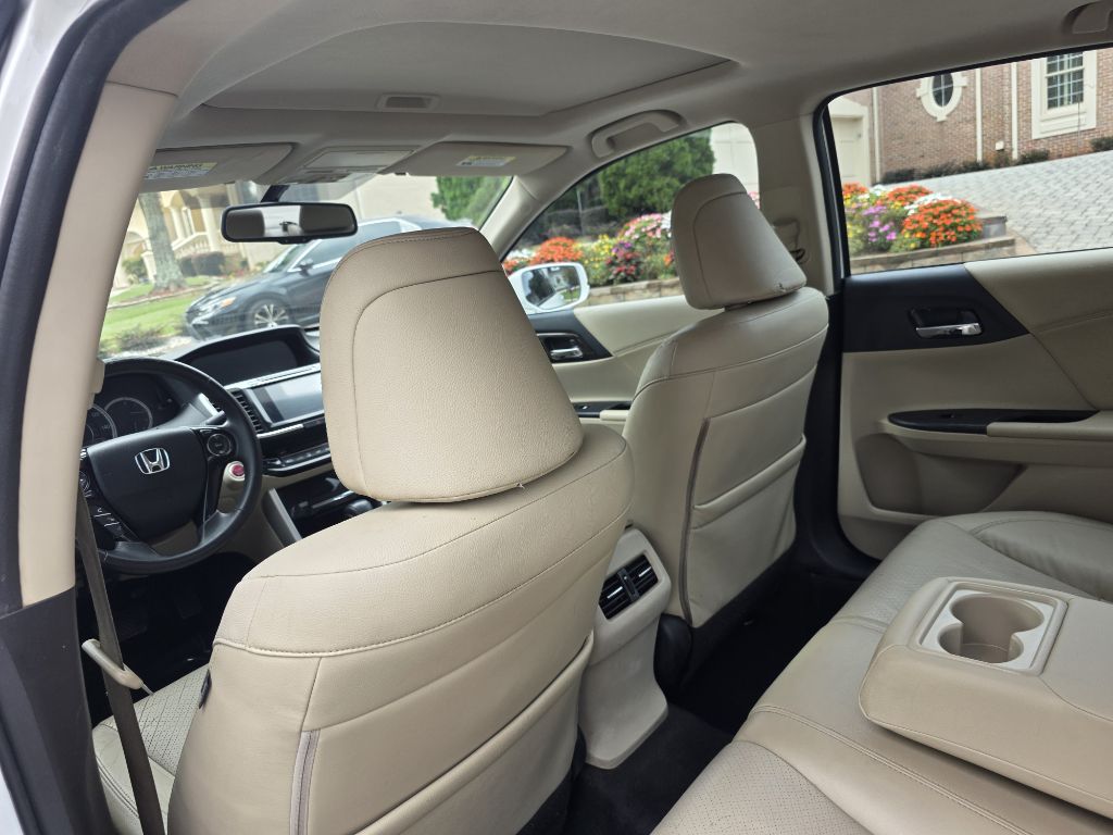 Photo 15 of this HONDA ACCORD
