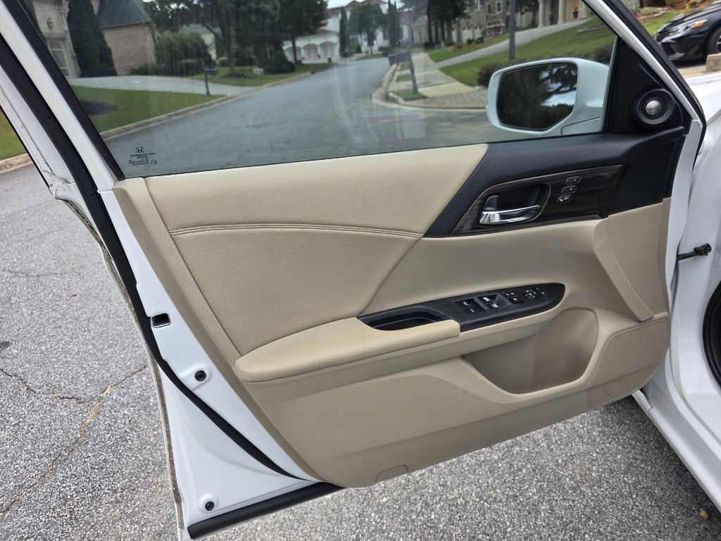 Photo 9 of this HONDA ACCORD