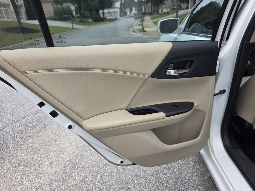 Photo 12 of this HONDA ACCORD
