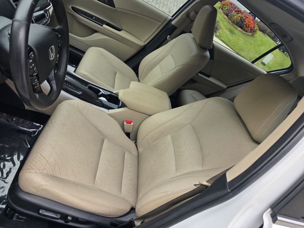 Photo 13 of this HONDA ACCORD