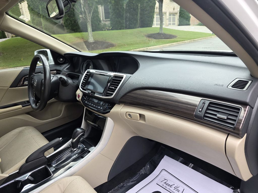 Photo 21 of this HONDA ACCORD