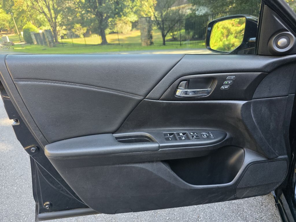 Photo 10 of this HONDA ACCORD