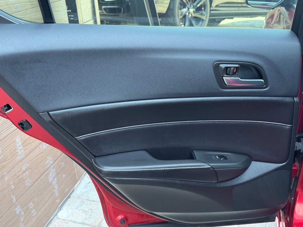 Photo 33 of this ACURA ILX