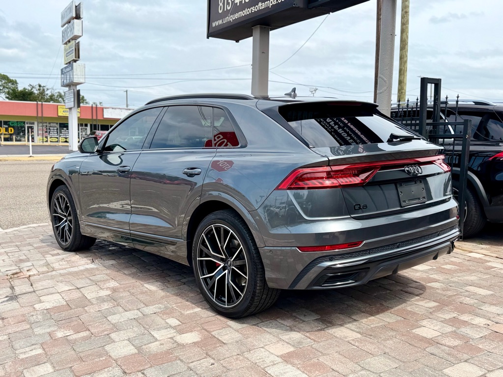 Photo 6 of this AUDI Q8