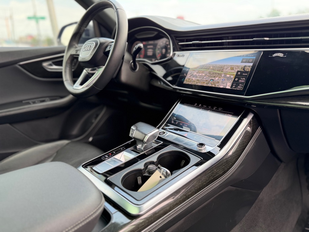Photo 32 of this AUDI Q8