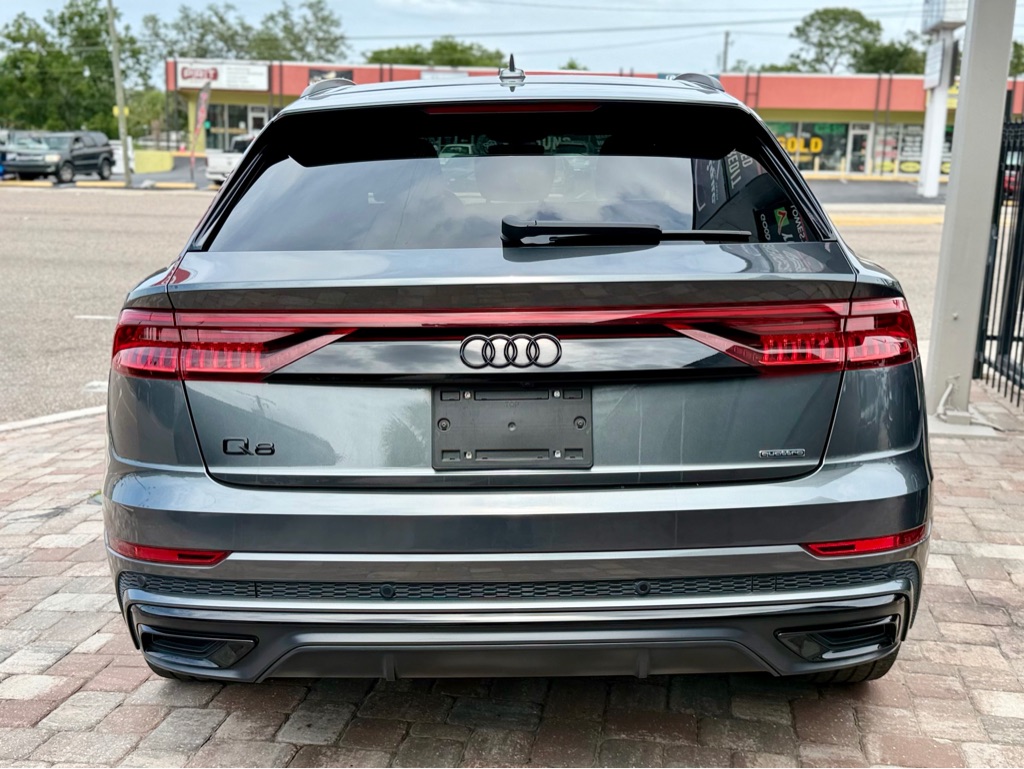 Photo 7 of this AUDI Q8