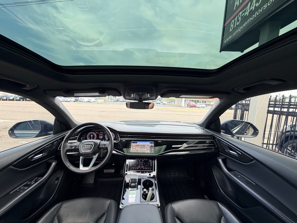 Photo 27 of this AUDI Q8