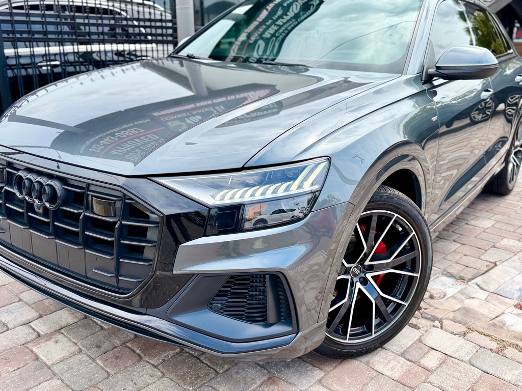 Photo 18 of this AUDI Q8