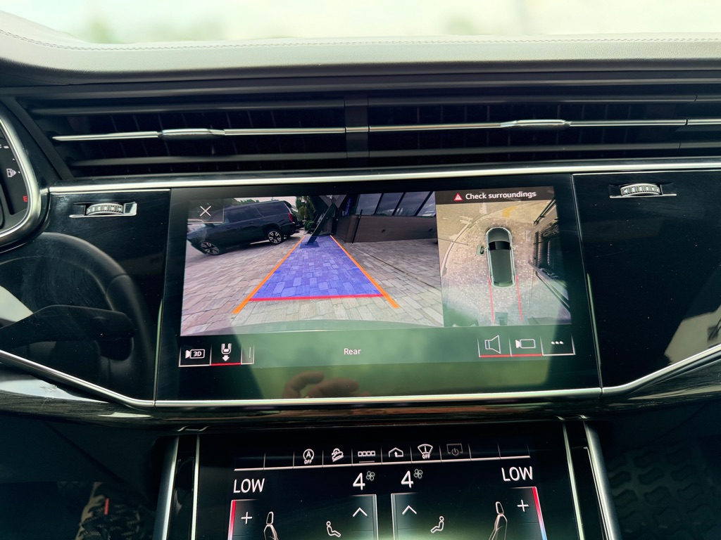 Photo 36 of this AUDI Q8