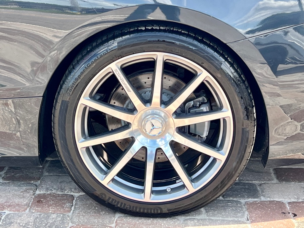 Photo 22 of this MERCEDES-BENZ S-CLASS