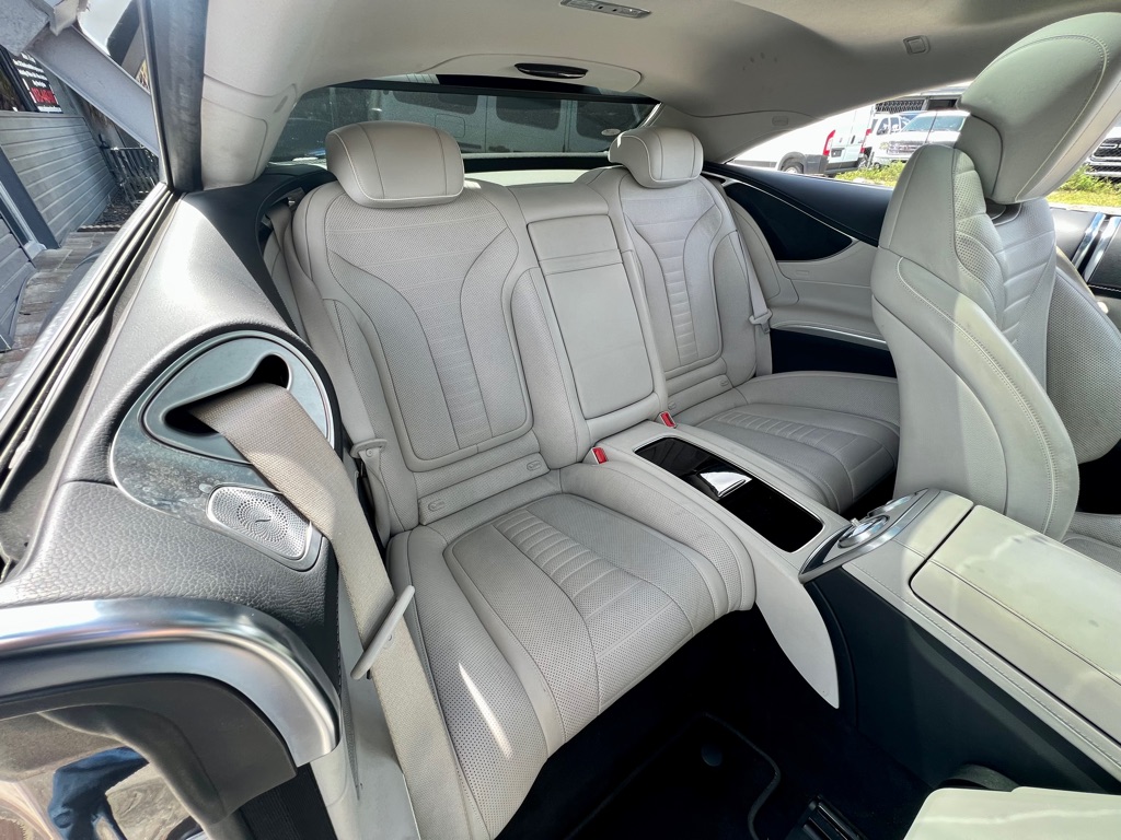 Photo 17 of this MERCEDES-BENZ S-CLASS
