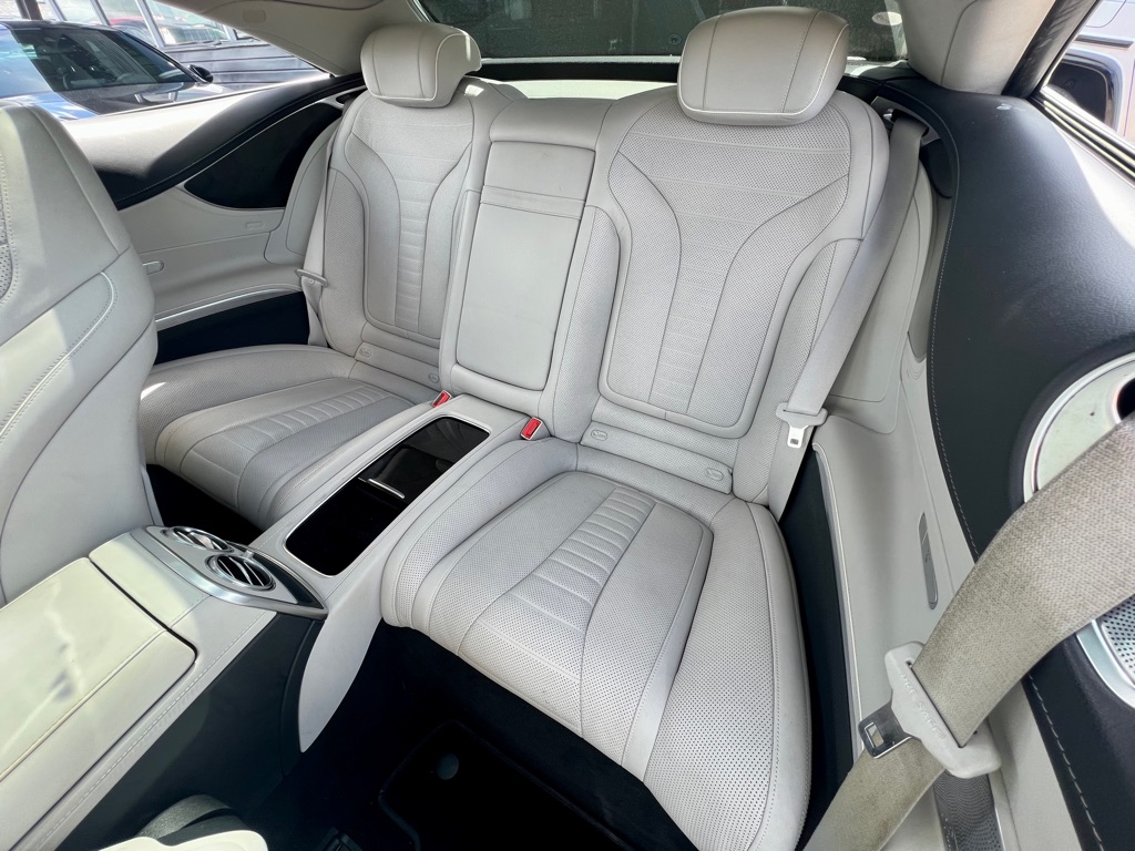 Photo 16 of this MERCEDES-BENZ S-CLASS
