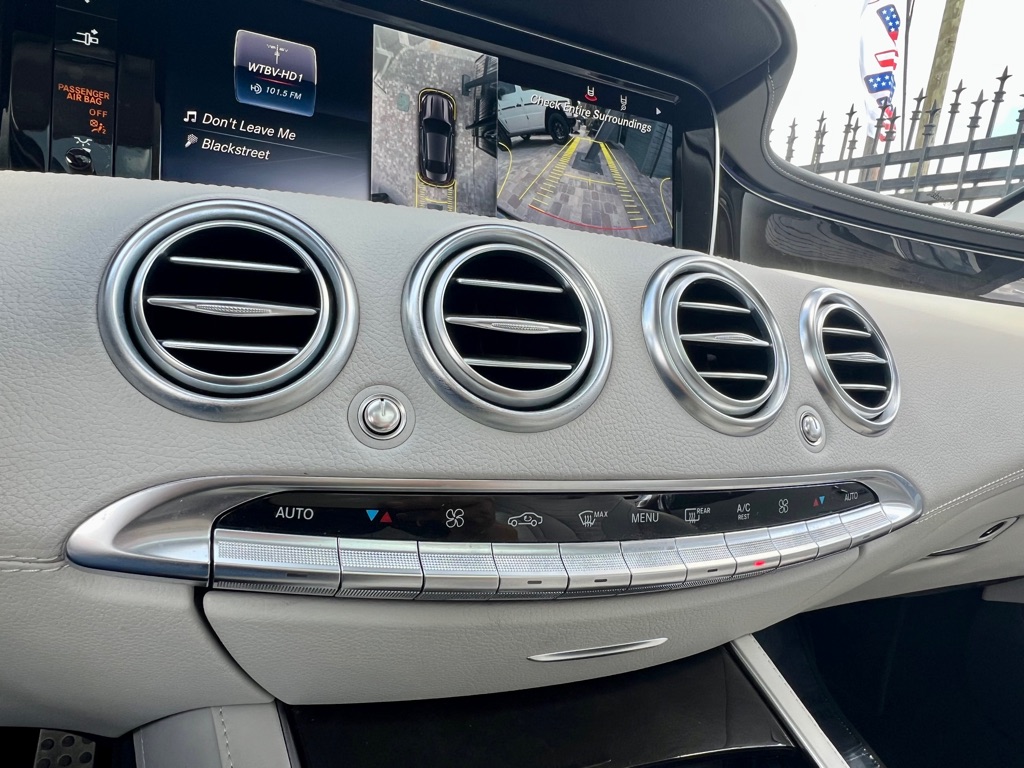 Photo 37 of this MERCEDES-BENZ S-CLASS