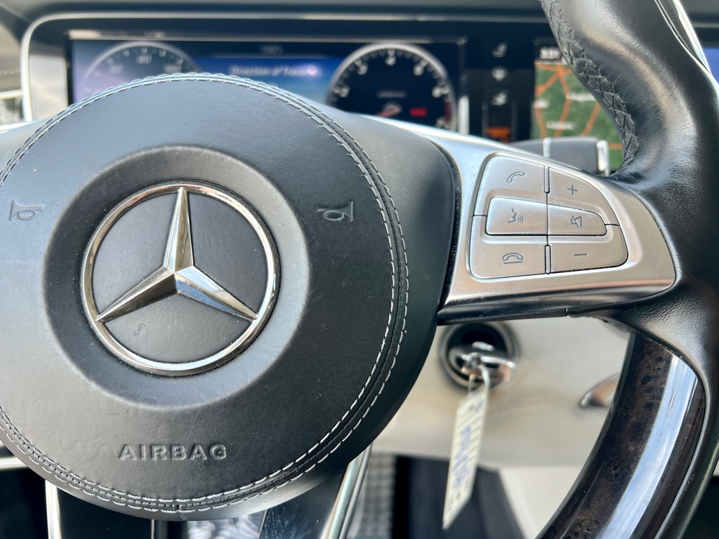 Photo 30 of this MERCEDES-BENZ S-CLASS
