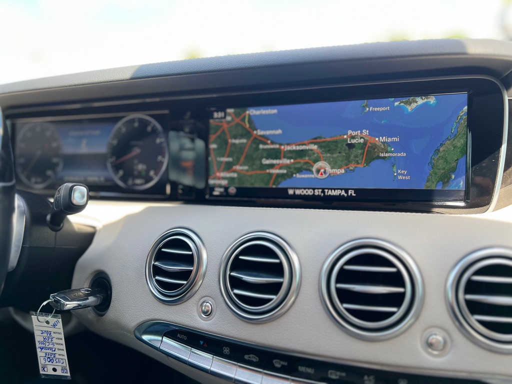 Photo 27 of this MERCEDES-BENZ S-CLASS