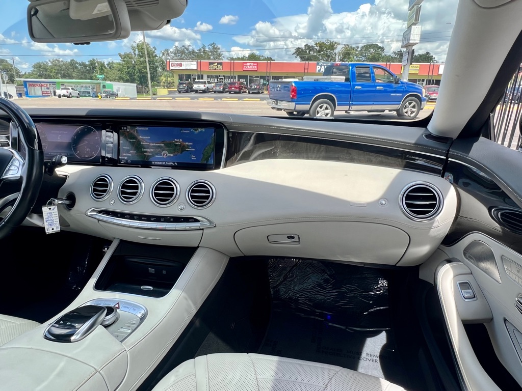Photo 34 of this MERCEDES-BENZ S-CLASS