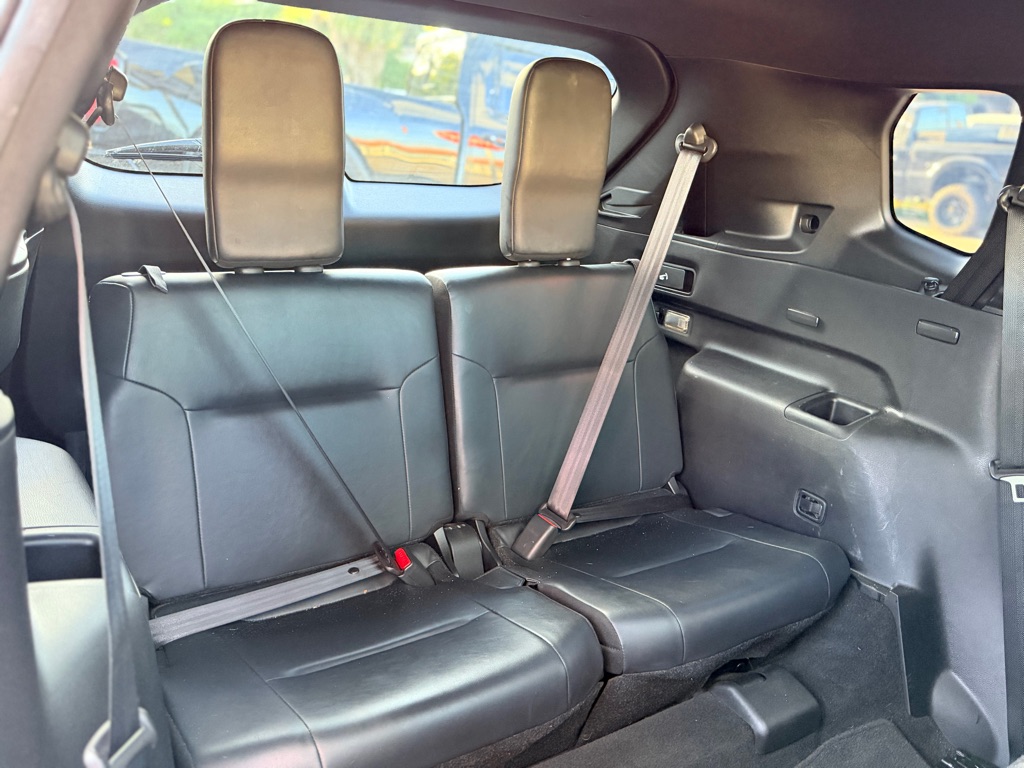 Photo 22 of this MITSUBISHI OUTLANDER