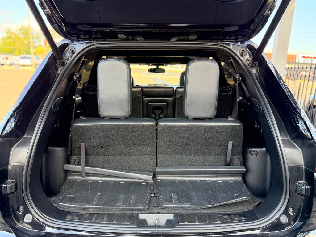 Photo 24 of this MITSUBISHI OUTLANDER