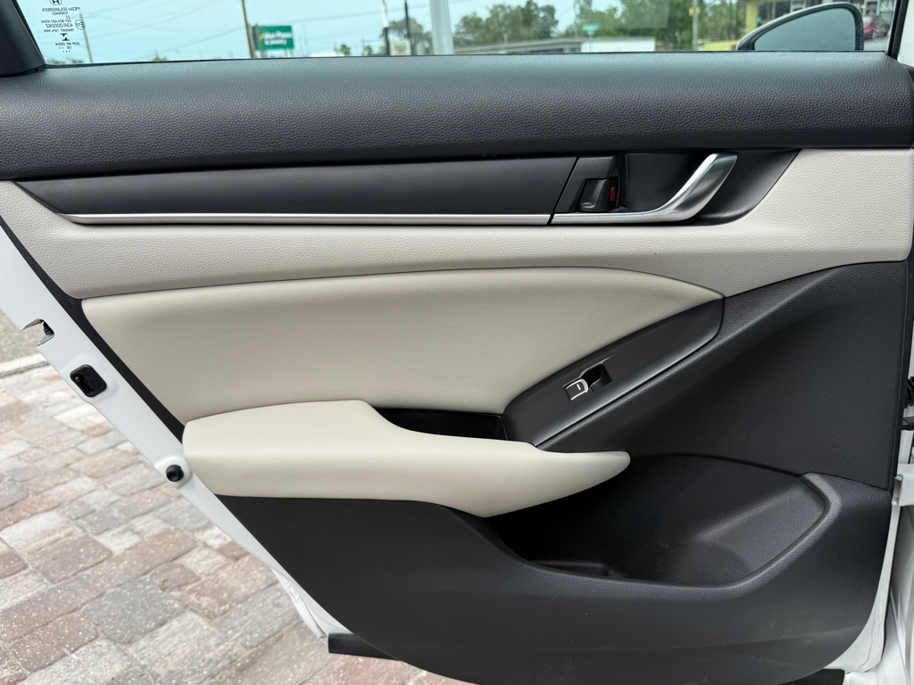 Photo 40 of this HONDA ACCORD