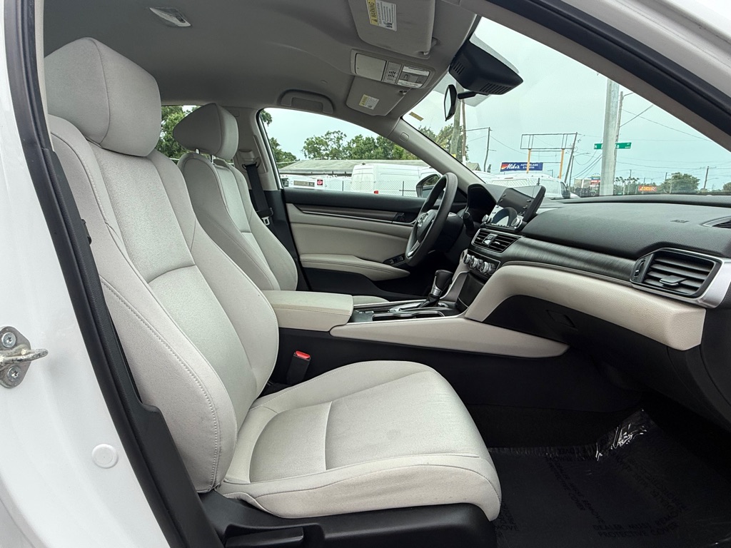 Photo 17 of this HONDA ACCORD