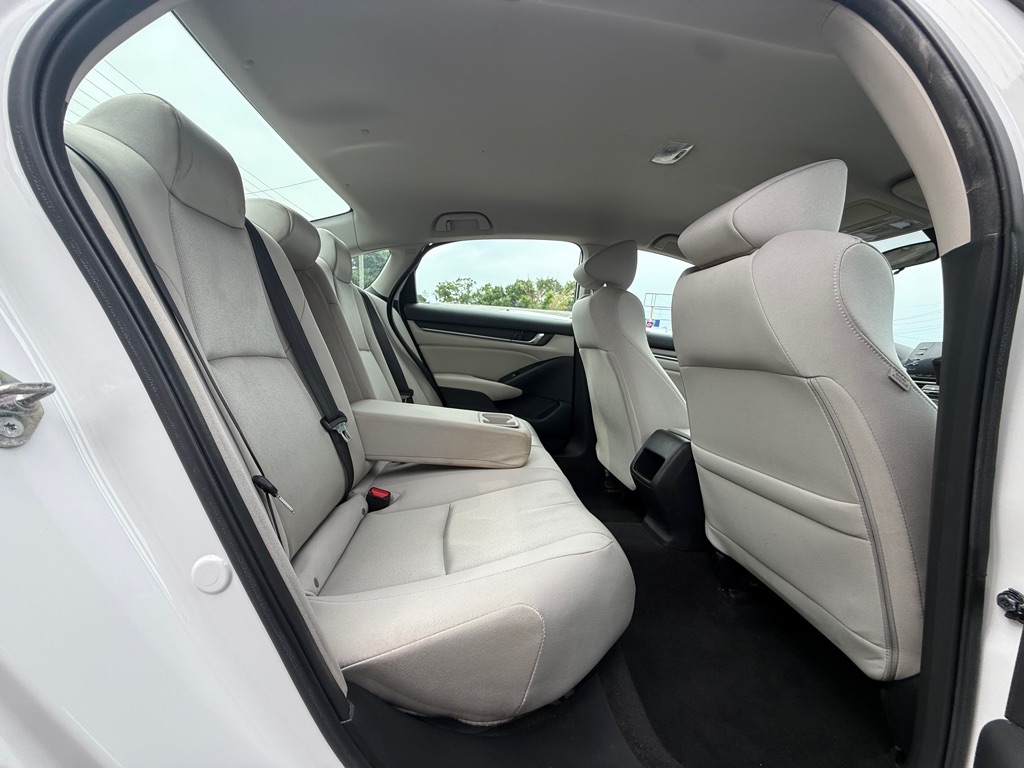 Photo 16 of this HONDA ACCORD