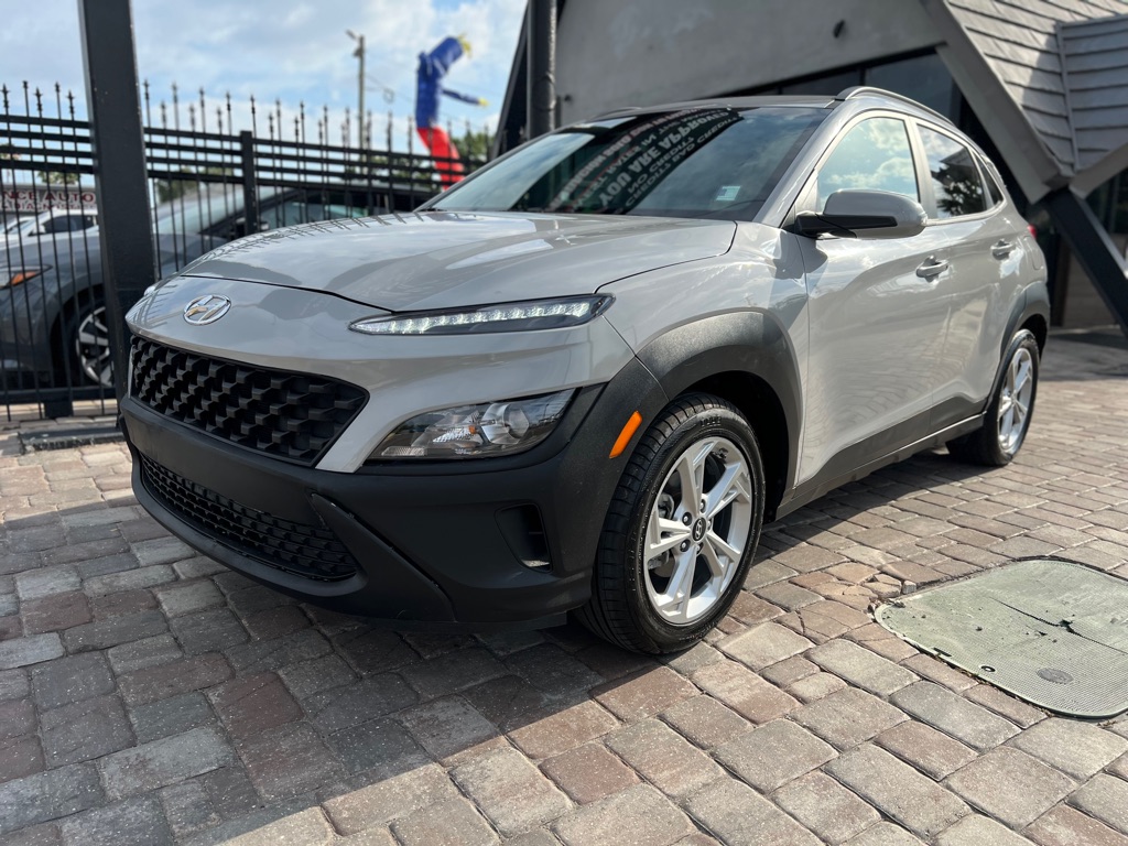 Photo 2 of this HYUNDAI KONA