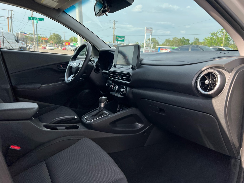 Photo 14 of this HYUNDAI KONA