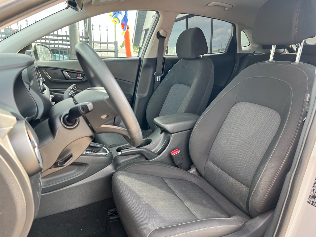 Photo 12 of this HYUNDAI KONA
