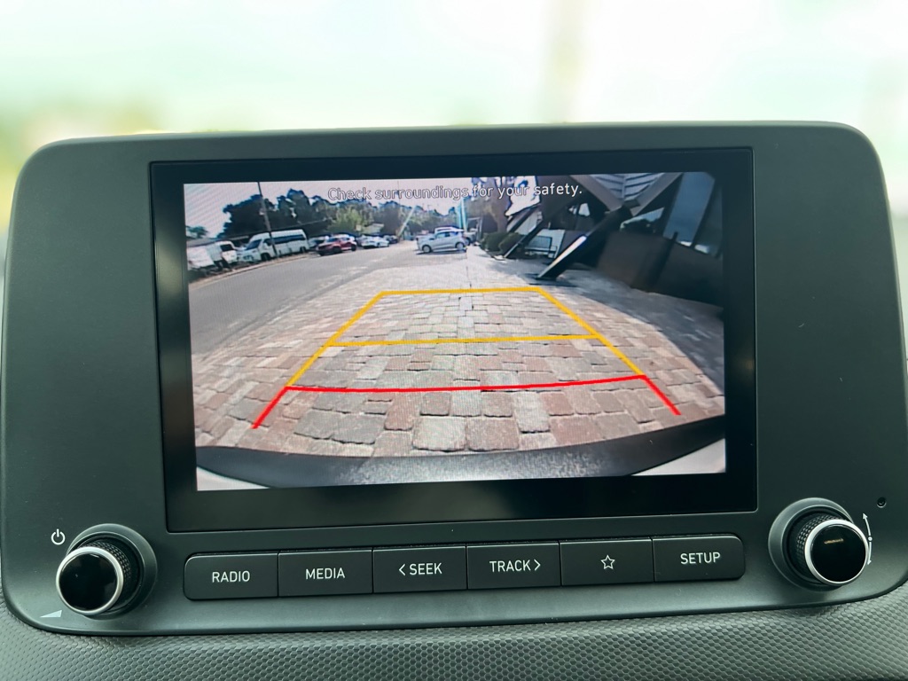 Photo 21 of this HYUNDAI KONA