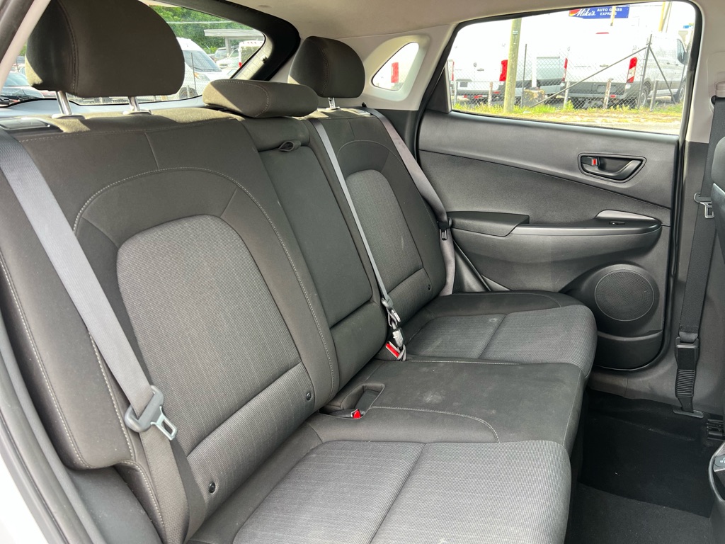 Photo 16 of this HYUNDAI KONA