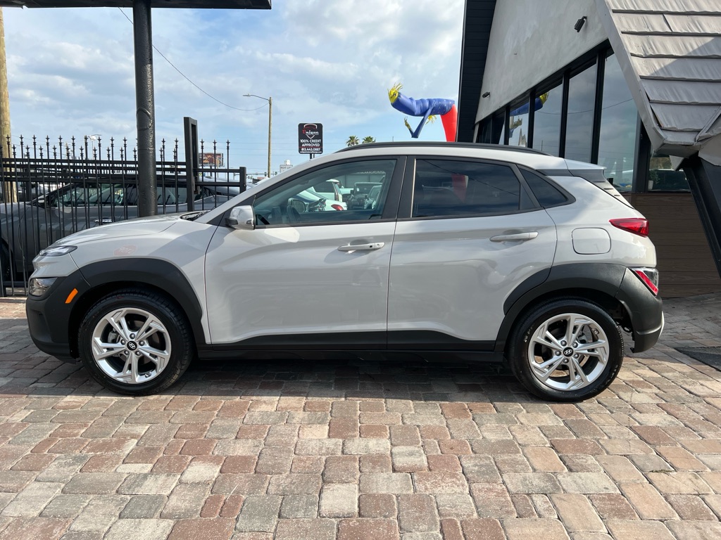 Photo 5 of this HYUNDAI KONA