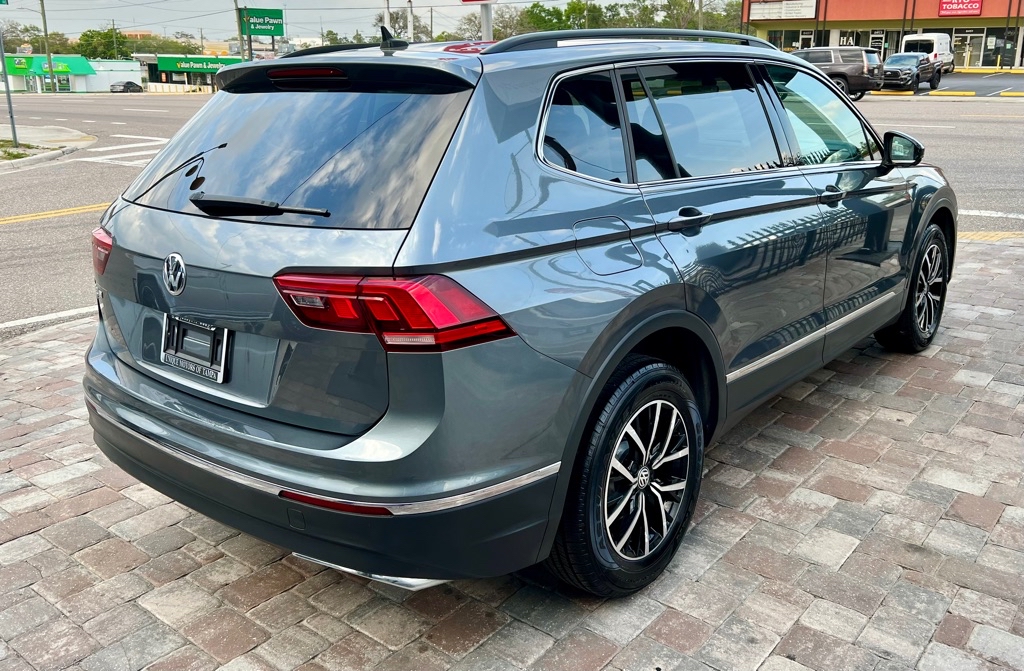 Photo 10 of this VOLKSWAGEN TIGUAN