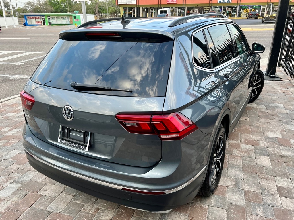 Photo 2 of this VOLKSWAGEN TIGUAN